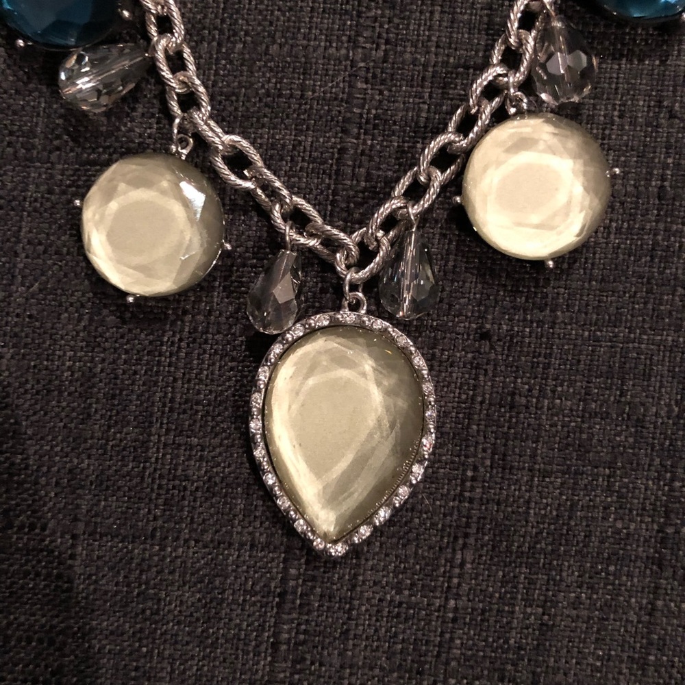 LYDELL NYC necklace. Short with a vintage look. - Picture 4 of 5